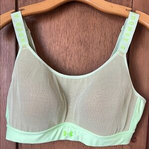Under Armour Infinity Mid Green Sports Bra with Supportive Design
